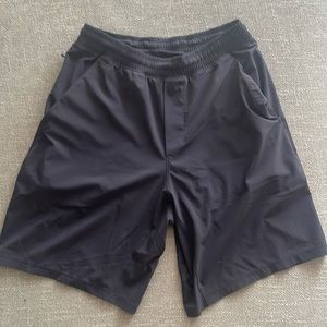 Lululemon medium pacebreaker lined 9”